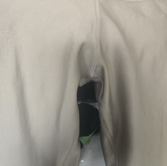 ALO Yoga Beige Leggings - Picture 5 of 9